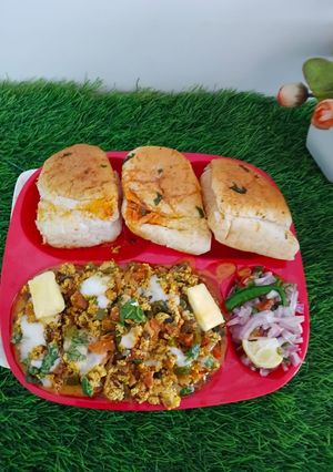 A picture of Paneer cheese ghotala.