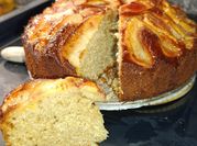 Una foto de tarta de manzana y harina de almendras