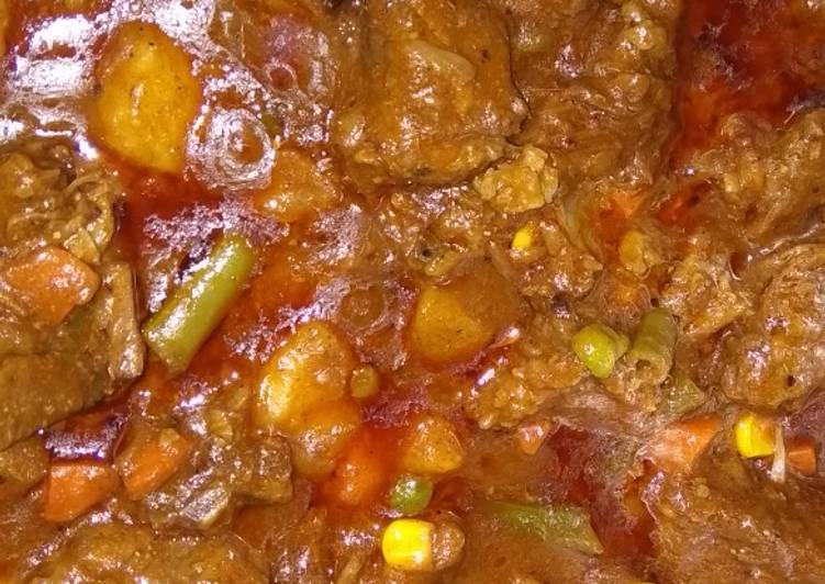 Get Lunch of Beef curry stew