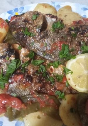 صورة لوصفة سمك في الفرن مع الخضار صحي 😋