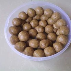 A picture of Peanut Laddo.