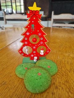A picture of Grinch Cookies.