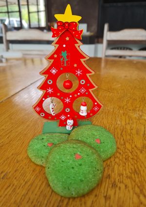 A picture of Grinch Cookies.