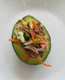 Aguacate relleno de salpicón de res