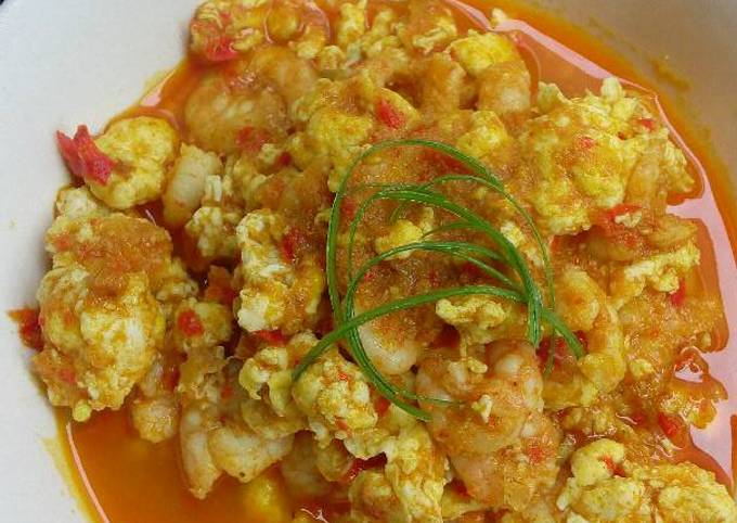 Bagaimana Menyiapkan Udang pedas campur orak arik telur(simple) Anti Gagal