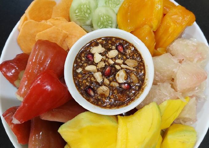 7 Bahan Membuat Sambal Rujak Yang Enak