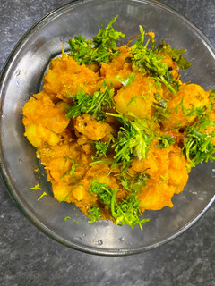 આલુ ભુરજી (Aloo Bhurji Recipe In Gujarati) રેસીપી મુખ્ય ફોટો