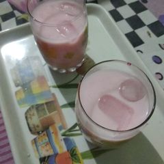 A picture of Rooh afza milk.