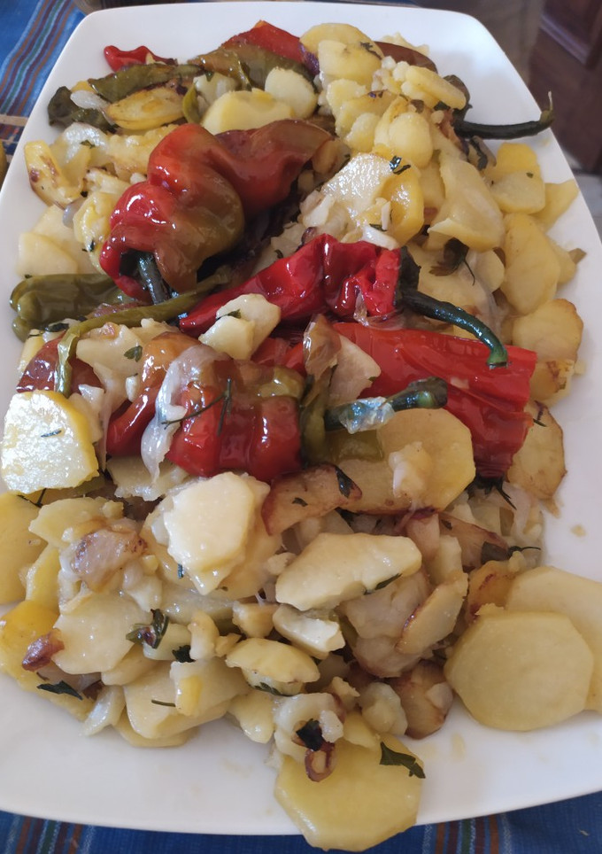 Una foto de Patatas a lo pobre