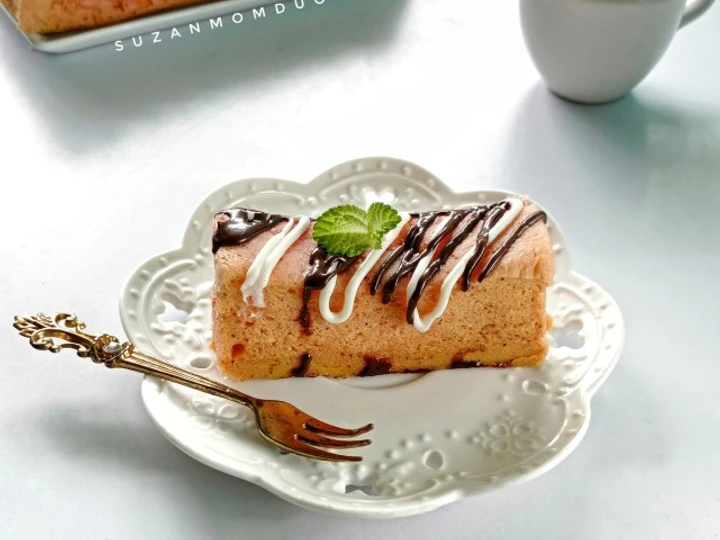 Langkah Gampang Membikin Resep Bolu kukus buah naga yang Enak Banget Anti Ribet, Uenak Banget