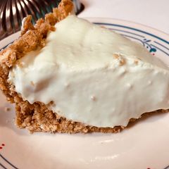 A picture of Key lime cheese pie.