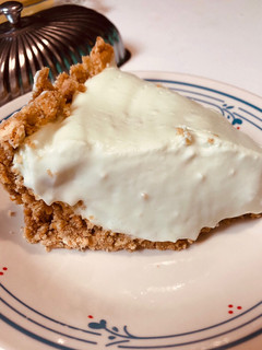 A picture of Key lime cheese pie.