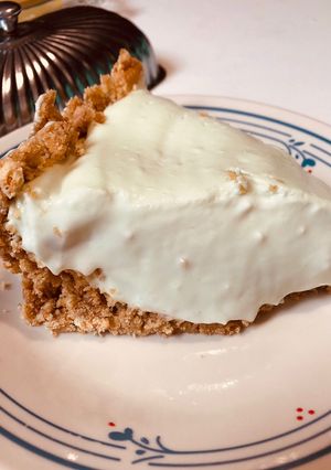 A picture of Key lime cheese pie.