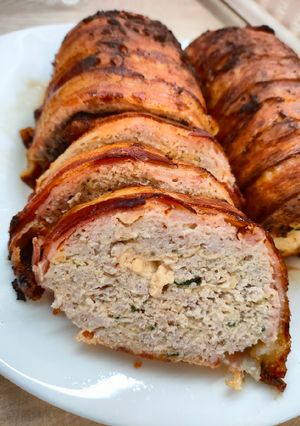 Sajtos-baconos sertésrolád recept fotója