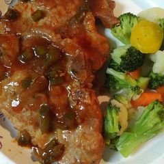 A picture of Simmered Barbecued Pepper Chops.