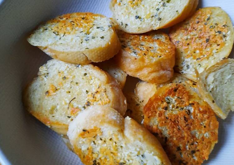 6 Resep: Garlic Cheese Bread Untuk Pemula!