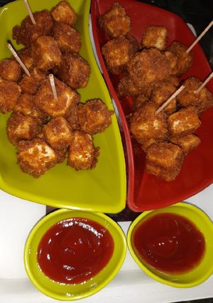 A picture of Paneer nuggets.