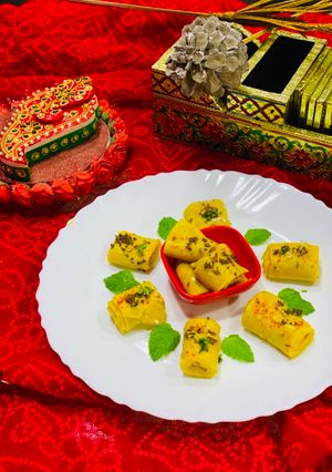 खांडवी (Khandvi recipe in hindi) रेसिपी मुख्य फोटो