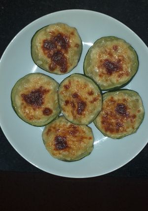 Una foto de Zapallito relleno de queso o medias de queso