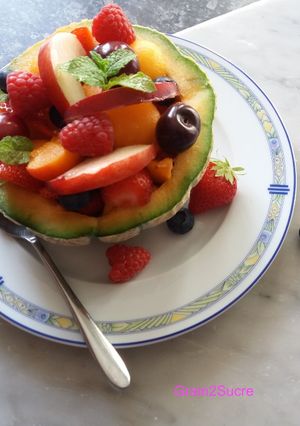Une photo de Salade acidulée de melon et fruits rouges