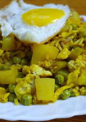 প্রেসার কুকারে ঝরঝরে পোলাও (pressure cooker e jhor jhore pulao recipe in Bengali) রেসিপির প্রধান ছবি