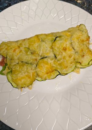 Una foto de Sándwich de calabacín con queso y salmón