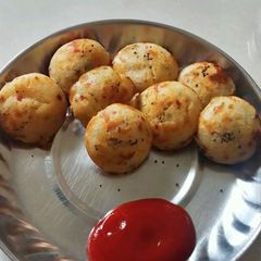 Rava Appam A picture of Rava Appam.