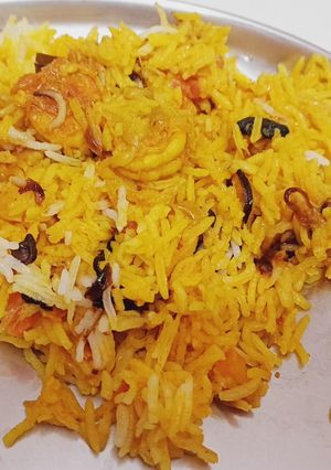 A picture of Hyderabadi prawns biryani.