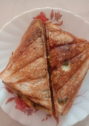 A picture of Masala toast (sandwich).