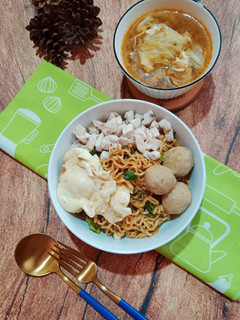 Foto resep Indomie Chili Oil ala Singapura (Fish Ball Noodle Singapore)