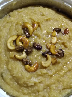 சர்க்கரை பொங்கல் (Sarkarai pongal reciep in tamil) செய்முறை முக்கிய புகைப்படம்