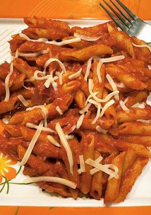 A picture of Red sauce pasta.