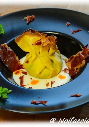 Foto di Fagottini di crespelle alle verdure su besciamella alla latterie e coppa croccante