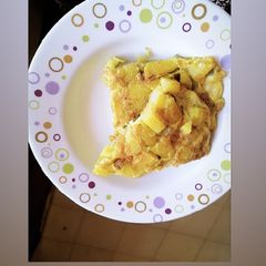 A picture of Spanish potato omelette.