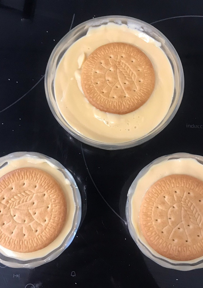 Una foto de Natillas con galletas María