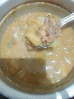 வெள்ளை அரசாணிக்காய் சிக்கன் குழம்பு (Vellai arasaanikaai chicken kulambu recipe in tamil) செய்முறை முக்கிய புகைப்படம்