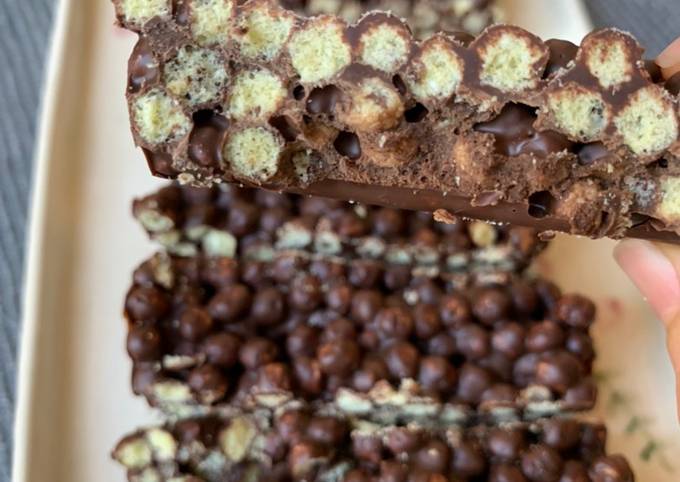 Barritas de chocolate con quinoa inflada Receta de Pamela Badgen- Cookpad