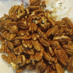 A picture of Honey Candied Pecans.