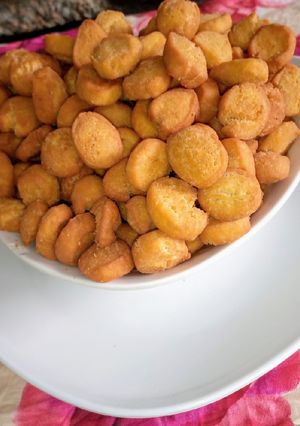 A picture of Chin chin.