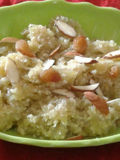 लौकी का हलवा (Lauki Ka Halwa recipe in hindi) रेसिपी मुख्य फोटो