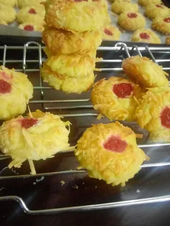 Recipe Crunchy Strawberry cheese thumbprint cookies the Awesome  Perfect
