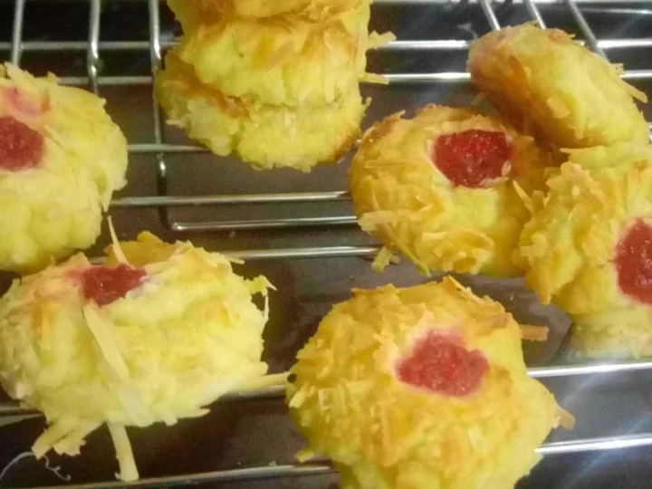 Easy Ways Make Recipes Crunchy Strawberry cheese thumbprint cookies the  Makes Drooling Make You Drink.