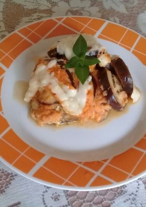 Una foto de Lasaña vegetal con berenjena con queso al horno 🍆🧀