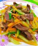 Tim heo xào su su và cà rốt