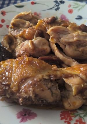 Una foto de Pollo al vino tinto