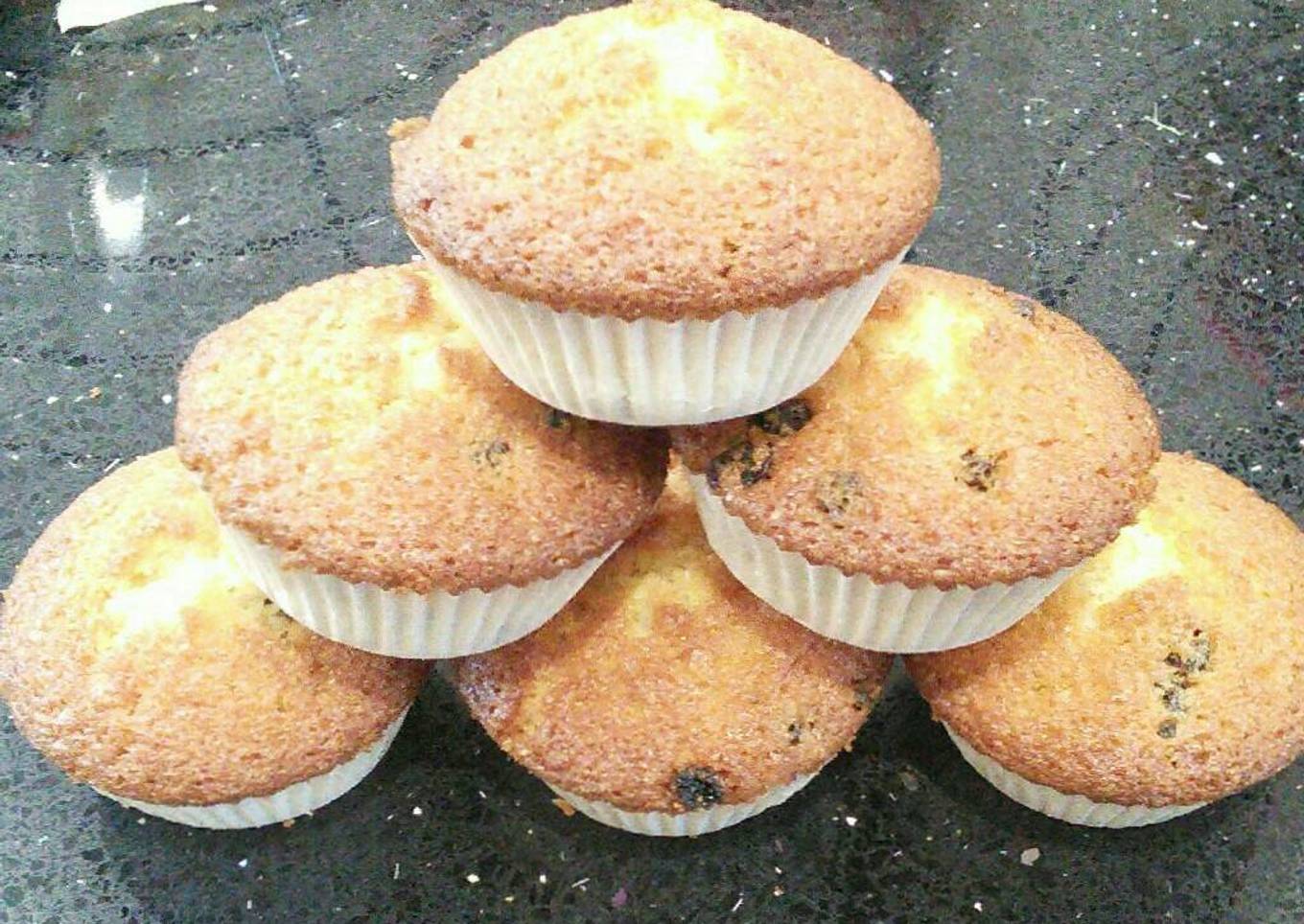 Currant Fairy Cakes