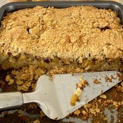 A picture of Apple Crumble Cake.