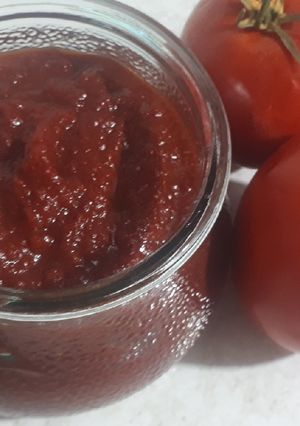 عکسی از دستور رب گوجه فرنگی به روش سنتی🍅