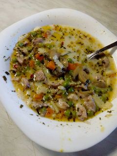 Tárkonyos csirkeragú-leves recept fotója