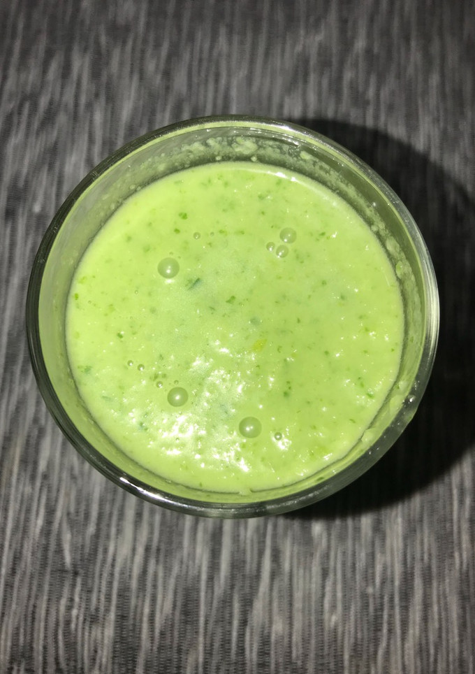 Una foto de Batido verde (sano y con sabor a manzana)